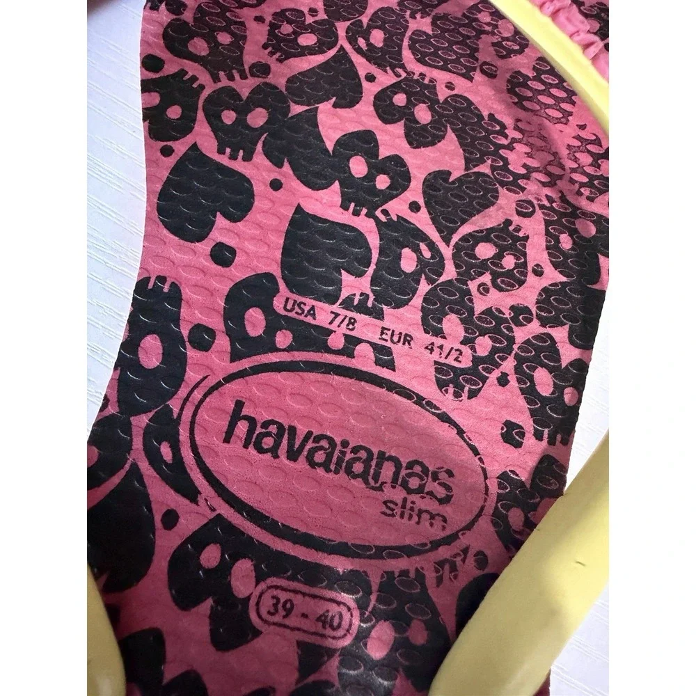 Havaianas Slim Flip Flops Women 7/8 Pink Yellow Skull Heart Print Sandals - Picture 7 of 12